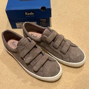 NEW IN BOX! Keds Tiebreak sneakers in gray suede